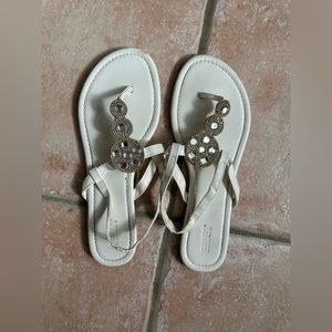 Trendy summer white sandals bedazzled with rhinestone design on top size 10